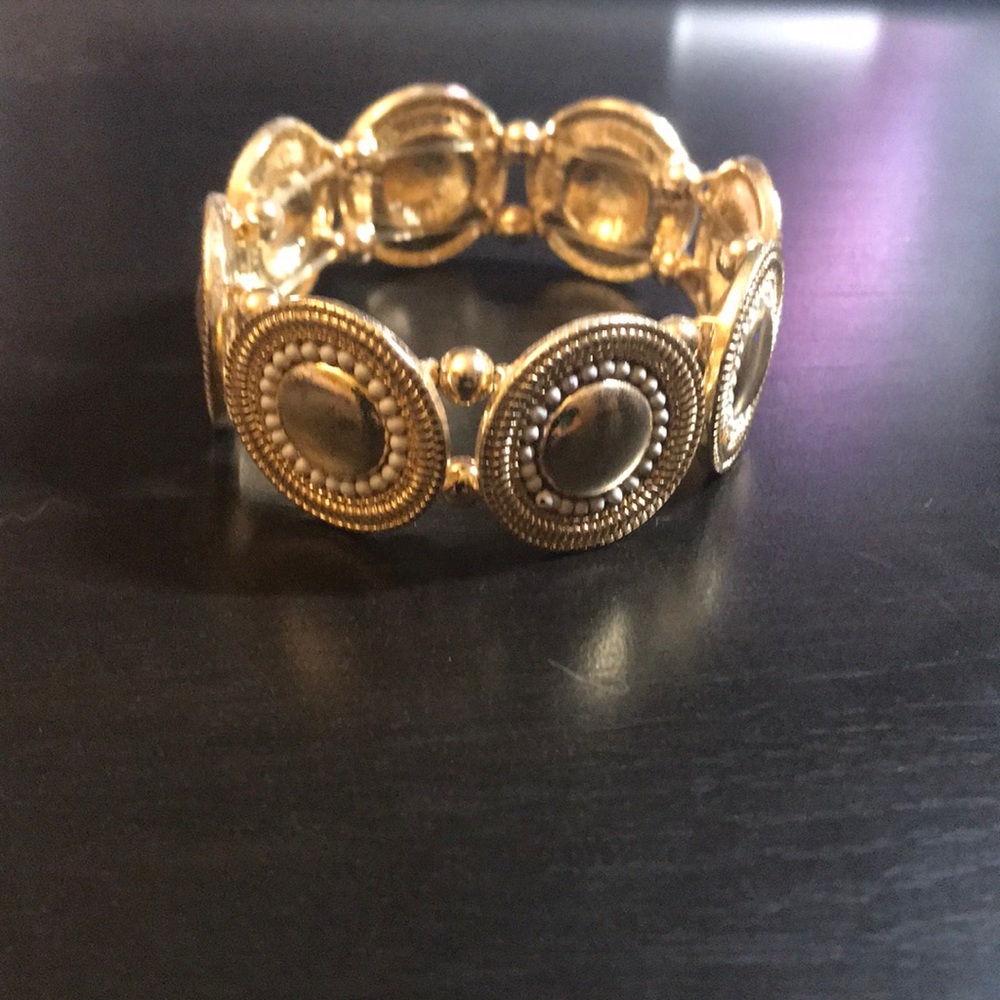 gold bracelet with circles